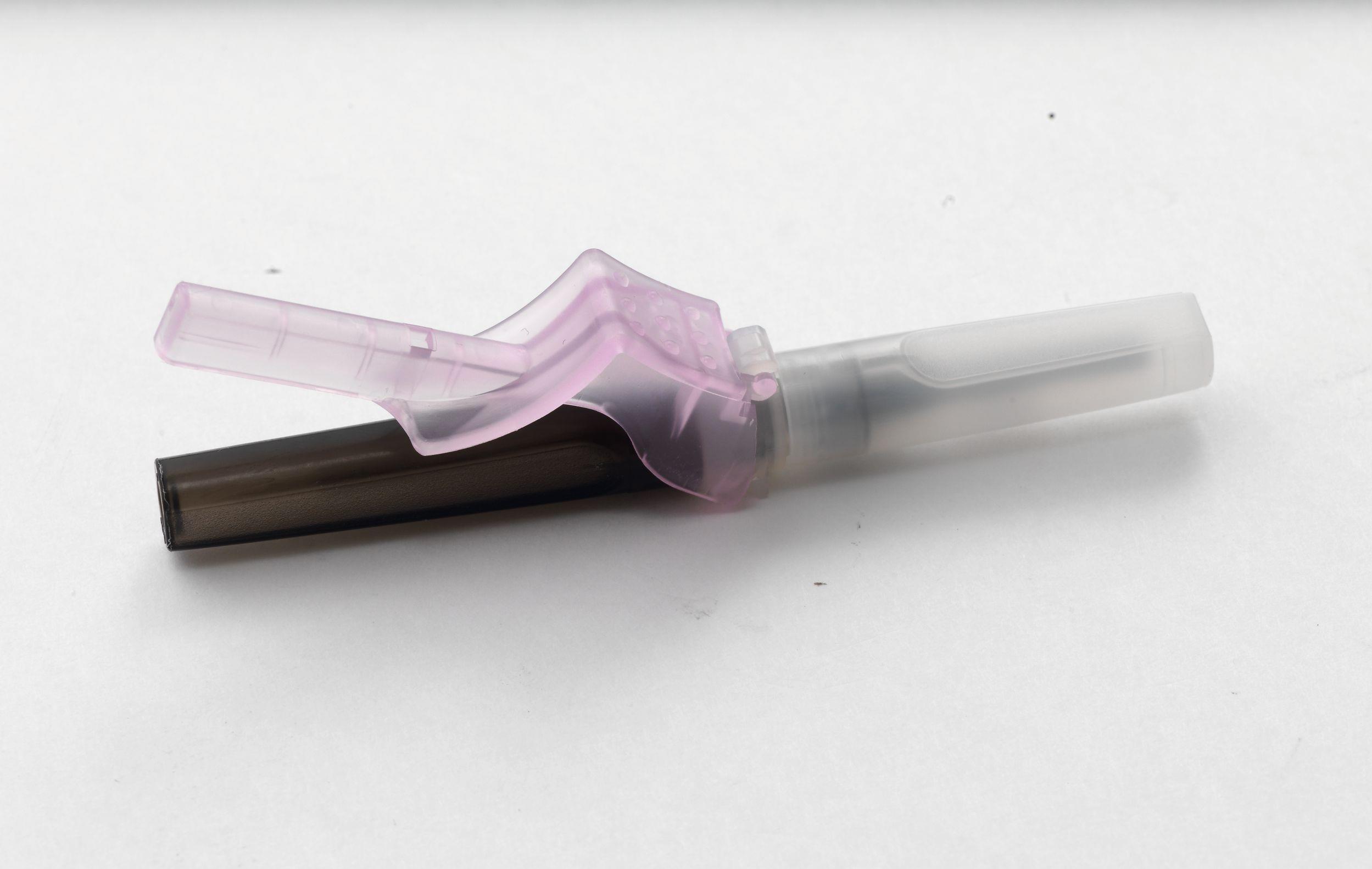 BD Vacutainer Eclipse Sicherheitskanüle AP 48 0,70x32mm 22G schwarz z.Blutentn.